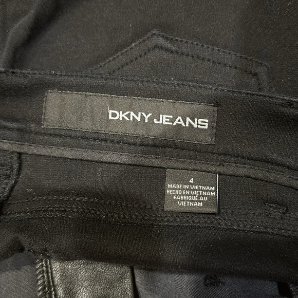 WOMEN’S DKNY PLEATHER FRONT, COTTON STRETCH STYLE JEANS, SIZE: 4 - Picture 6 of 7